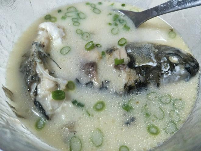 下奶鲫鱼汤（月子汤）