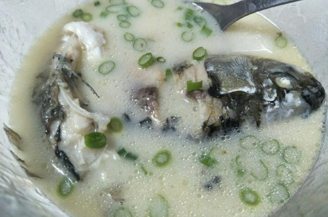 下奶鲫鱼汤（月子汤）