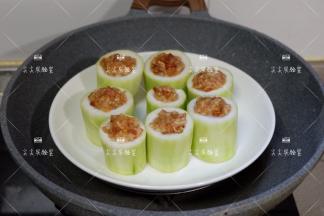 放入蒸锅，蒸15-20分钟左右即可