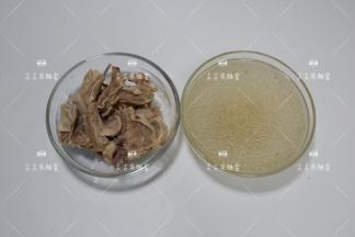 炖好取出羊排和一碗汤汁备用