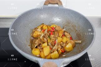 转大火稍加收汁即可