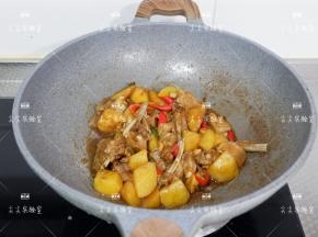 转大火稍加收汁即可