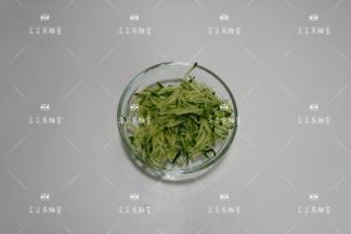 黄瓜切成丝