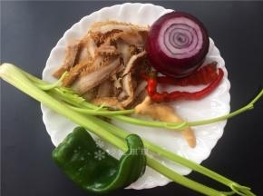 准备材料如图。