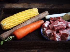 主要食材：排骨、山药、玉米、胡萝卜。