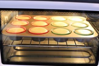 预热时间提示音响时按下启动键开始烘烤，上下火中层，时间为32分钟。