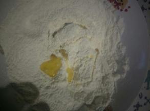 加入食用油拌匀