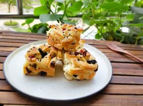 忍不住吃了两块，外脆内软，来一份下午茶吧