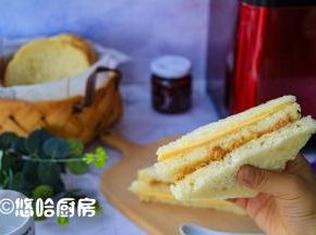 早餐的三明治是不是很简单，做吐司不用自己动手，一份三明治连5分钟都用不了。