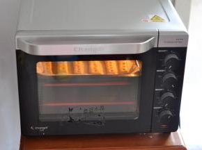 放入烤箱中层，160度烘烤10分钟。