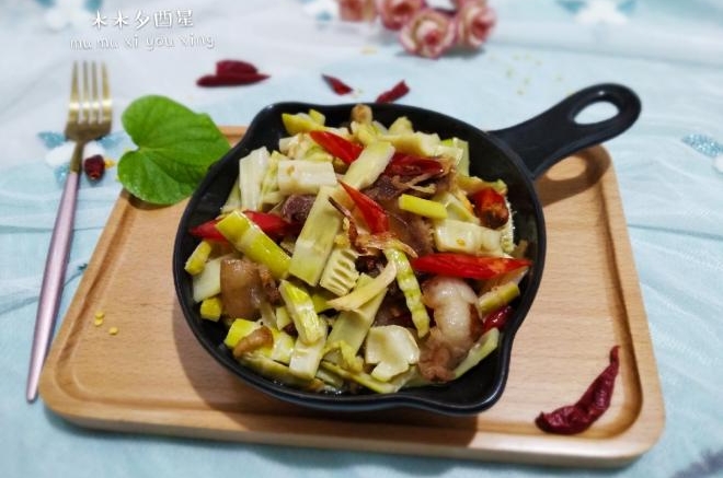 泡椒笋子炒肉片