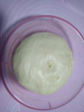 面团发酵好，戳个洞，不会缩，说明发酵好了