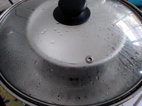 放入水已经烧开的锅里，大火蒸5分钟