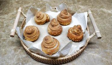 依次炸好，放入取舍竹浆餐厨纸上吸干多余的油分