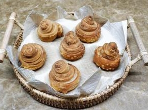 依次炸好，放入取舍竹浆餐厨纸上吸干多余的油分