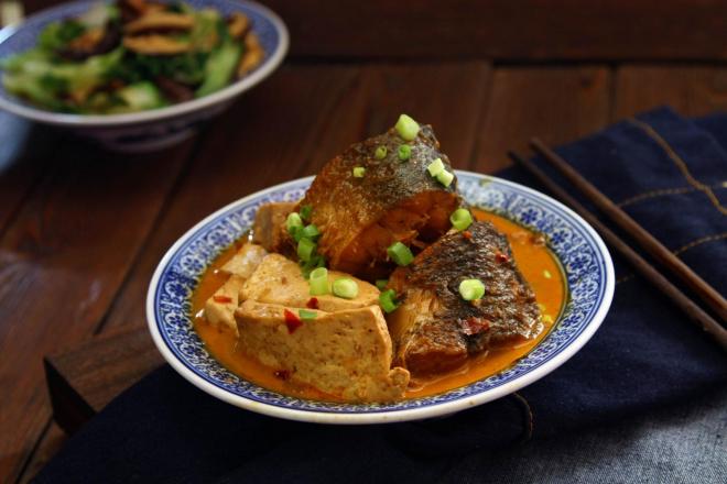 胖头鱼炖豆腐