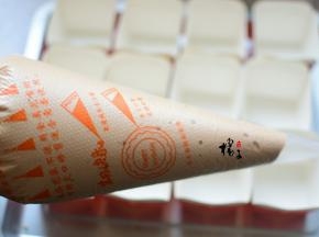 蛋糕糊装裱花袋