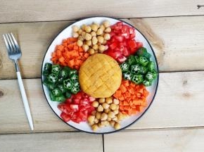 缤纷沙拉就完成了