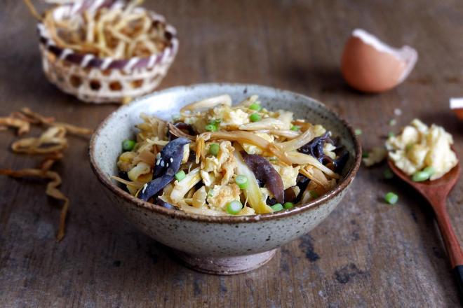 黄花木耳炒鸡蛋