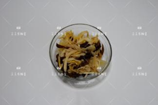 焯好捞出沥水备用