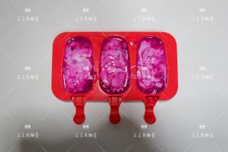 用筷子不规则划动几圈。