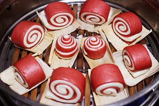 美美哒的刀切双色馒头就完美出锅咯。