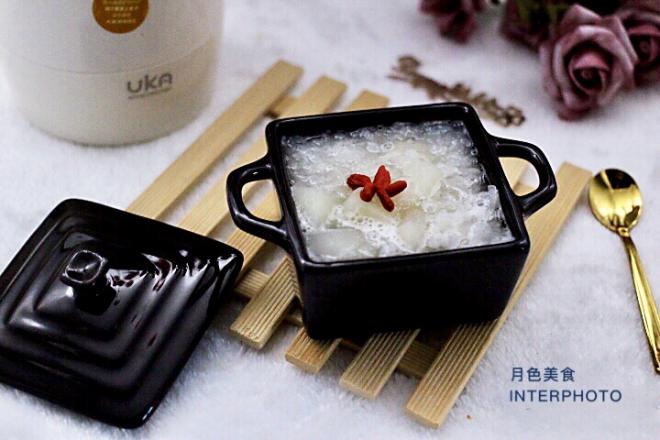 银耳雪梨羹（焖烧杯版）