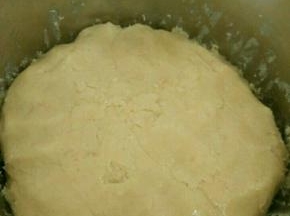 然后盖上保鲜膜一个小时。
