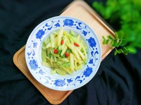拌匀装入盘中