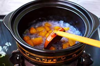 大火煮沸即可关火。