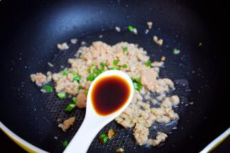 加入味极鲜酱油