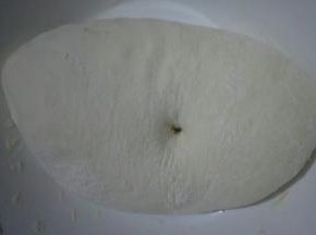 醒发至原来的2倍大，指头戳洞，不回缩即可