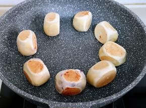 煎至6面金黄即可出锅！“设计全程小火”