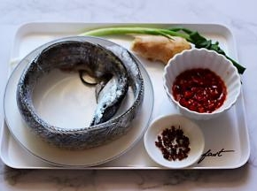 首先备齐所有的食材。