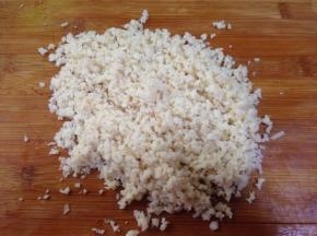 再剁成细粒