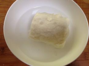 馒头去皮用清水泡透备用