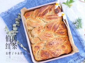 .出炉立即脱模，放在晾网上晾凉。