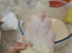 能够拉出薄膜就可以，不需要到手套膜。