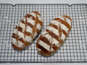 放入预热好的烤箱，上下火190度，烘烤25分钟左右，烤好取出放在烤网上晾至室温，密封保存即可