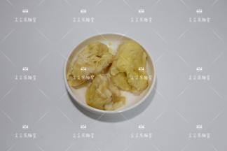 榴莲果肉取出