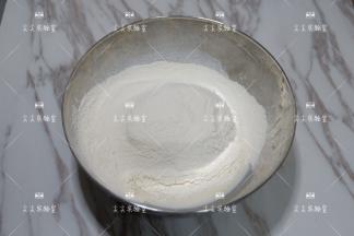 种面团的材料全部混合