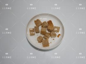 烤好取出切成小丁