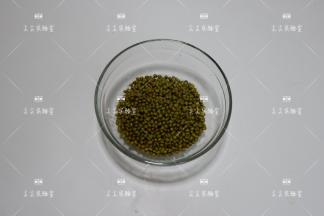 绿豆淘洗干净