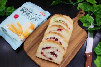 营养早餐，紫薯吐司。