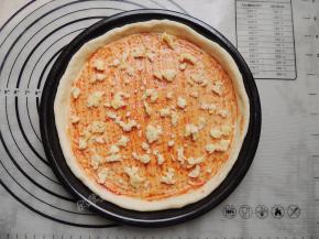 撒一些马苏里拉芝士。