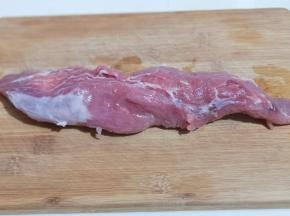 一条里脊肉用了一半！