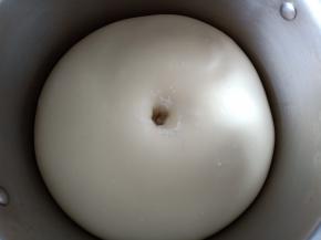 7.手指蘸面粉戳洞不塌陷不回缩就可以了
