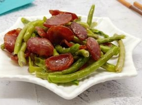 腊肠甜而不腻、清新爽口、孩子也可以放心吃！