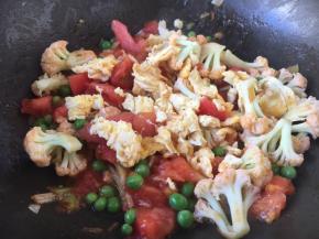 放入鸡蛋翻炒均匀即可。