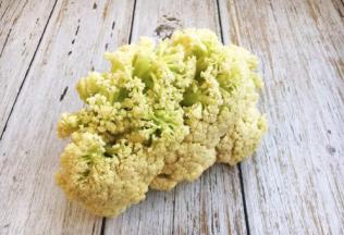 菜花要选择有机菜花，口感比较脆。